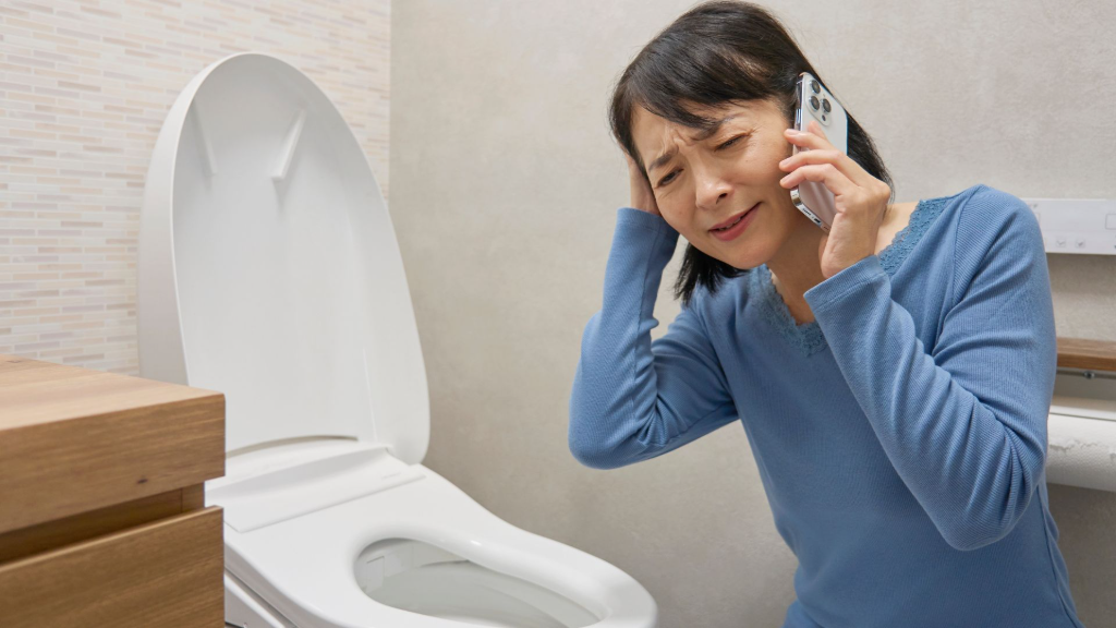 馬桶堵塞、排水孔臭味？9大水管阻塞警訊　用對疏通方法先自救