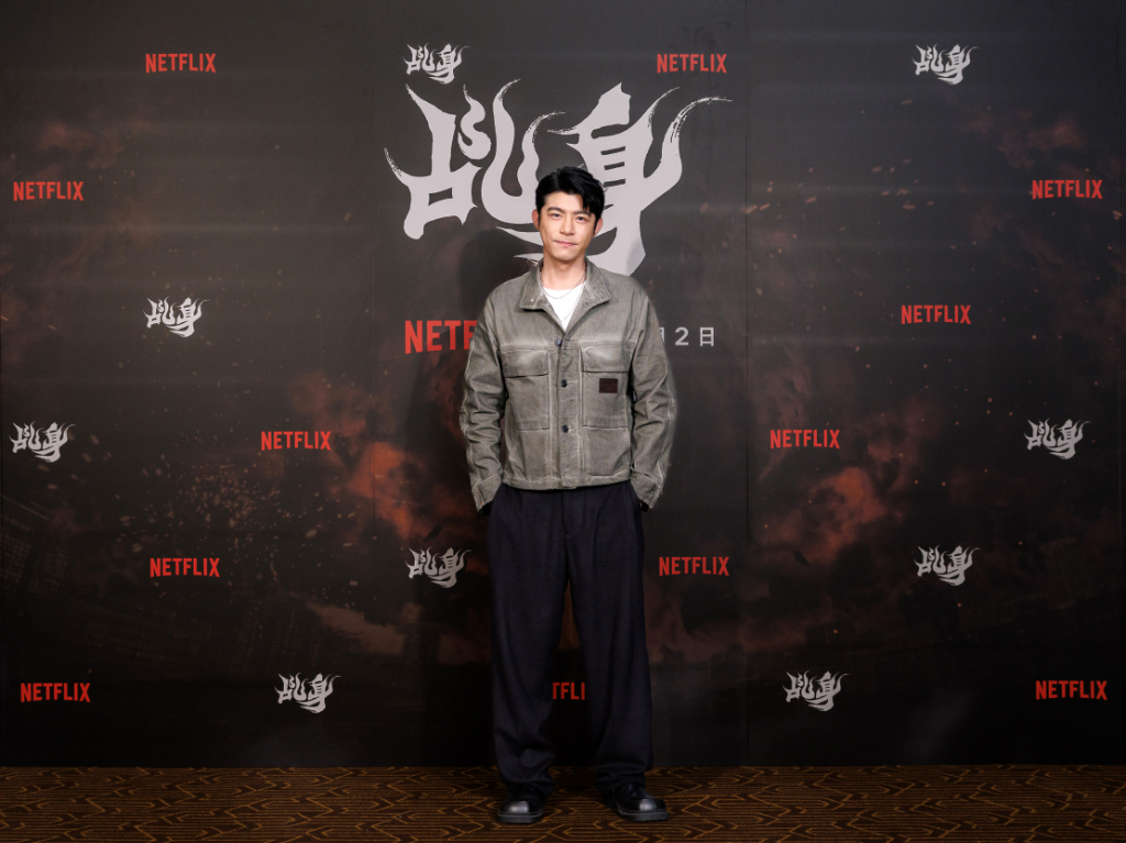 與舊愛謝欣穎共撐一把傘！王柏傑被問WBC「自己看」　簡單4個字回應