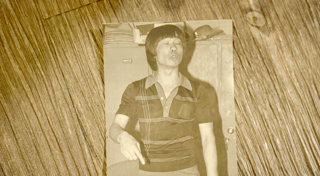 AI豬哥亮戒不掉口頭禪掀回憶殺　導演楊力州自爆問明牌盼人生翻牌