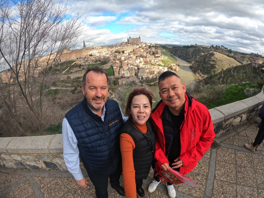 錦雯飛西班牙散心充電！揭領隊真實面：餐飲需求、翻譯全包