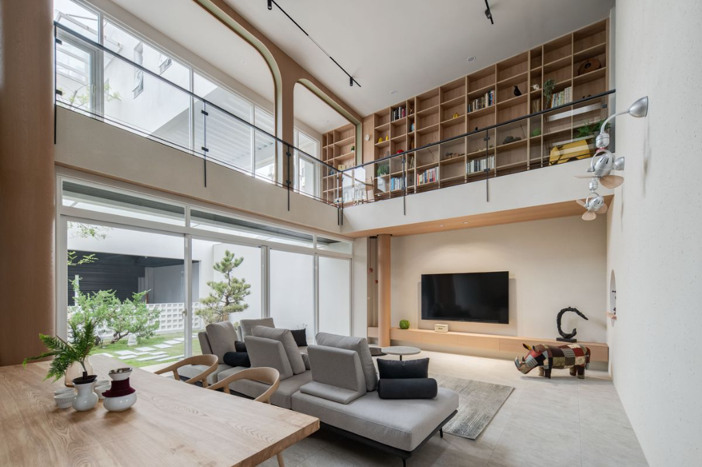 135坪自地自建獨棟透天 以中庭為心結合木質打造靜謐森林系度假別墅