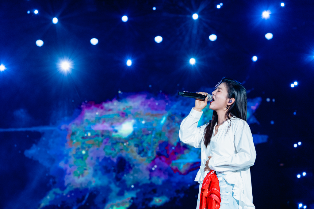 蔡佩軒婚後首場公開演出獻給高雄櫻花季　丁噹限定首唱吸兩萬歌迷合唱