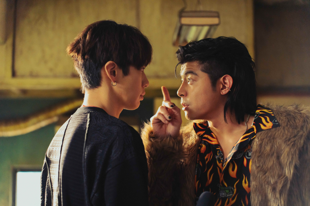 柯震東、王柏傑拍戲前走訪台北三太子宮廟　揭密乩身與神明互動