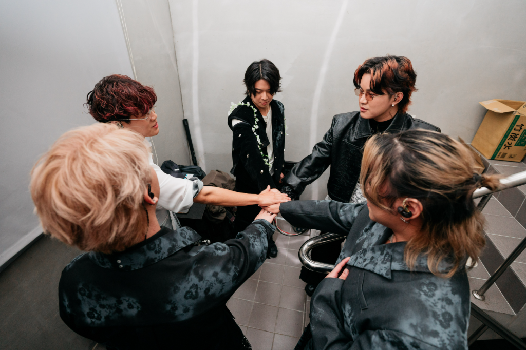 回家鄉台中開唱驚見「時代眼淚」！胡凱兒自嘲：現在跟左營高鐵站招牌比較熟