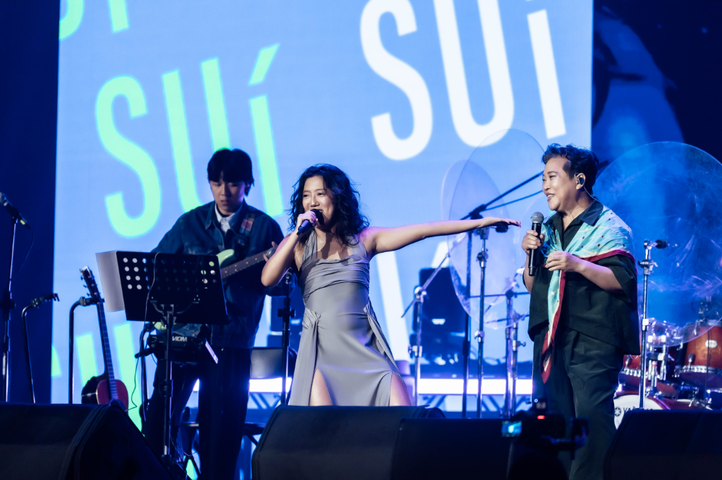 李竺芯開唱台下超狂！國師被捕獲　預約粉絲小巨蛋相見