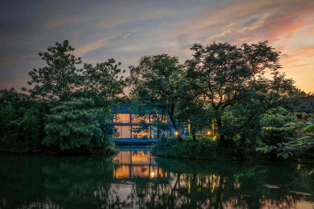 水畔的老屋新生！從「杭州柳禾居」看見設計與生活的共生