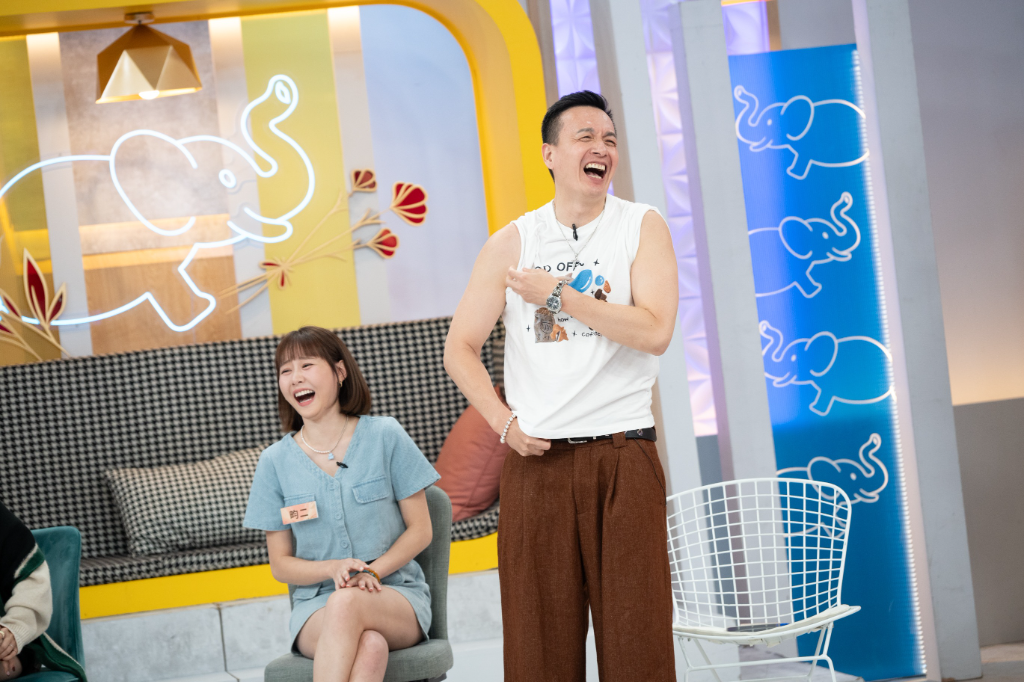 小鐘狂做100下伏地挺身自證身材　遭小S嗆爆崩潰喊：我要退通告