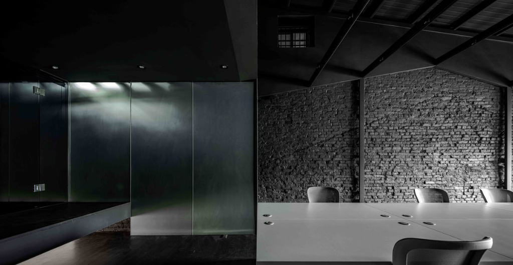 磚造木架構建築的改造重生！「黑屋裏白室」在二元之間，重塑一棟老屋的日常風景