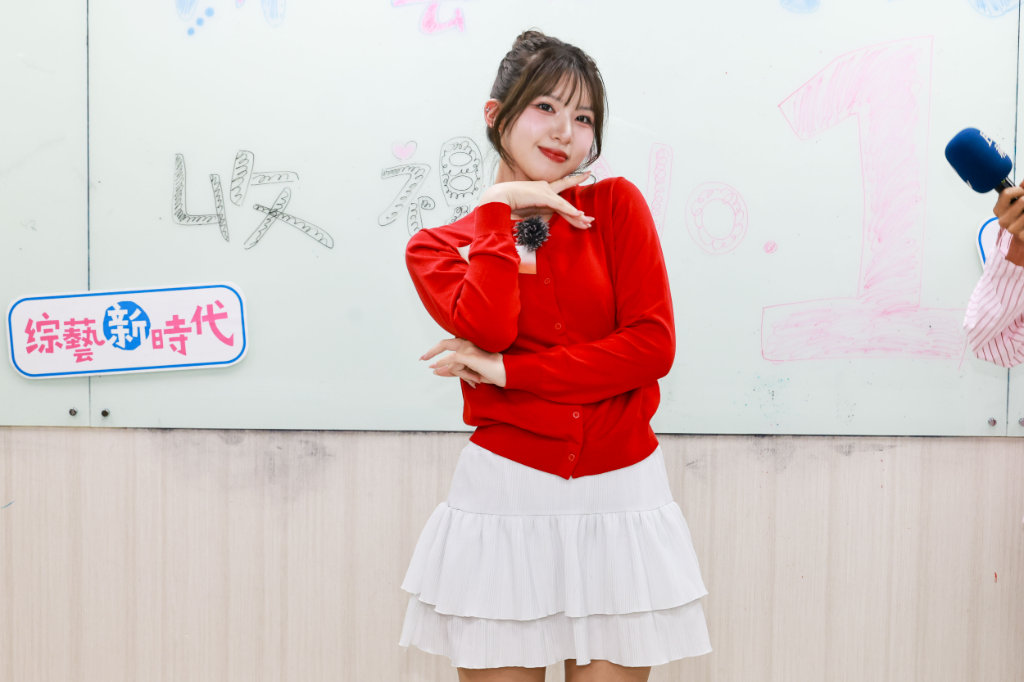 廉世彬熱舞炸場！楊繡惠謝啦啦隊女神們登《綜藝新時代》增光