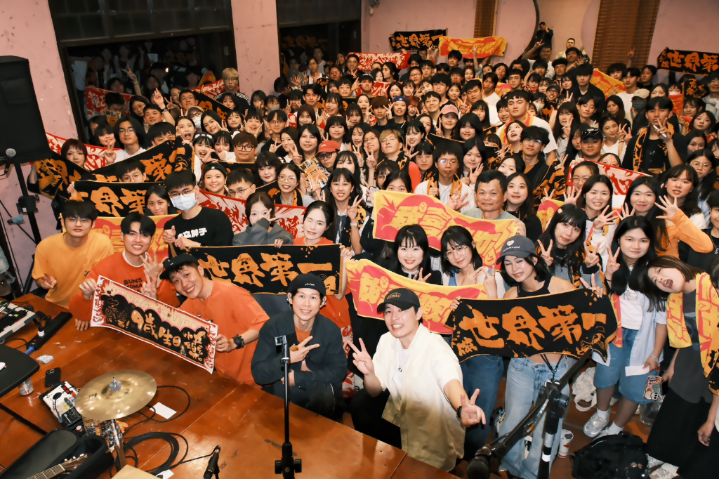 一日五站跑透台北！芒果醬九週年快閃馬拉松　不插電演唱從茹絲葵到淡江大學