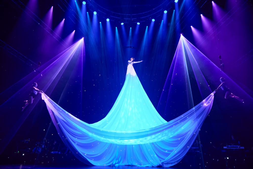 賴慧如8公尺巨裙升空太震撼！彩排遇技術考驗　最終完美登場