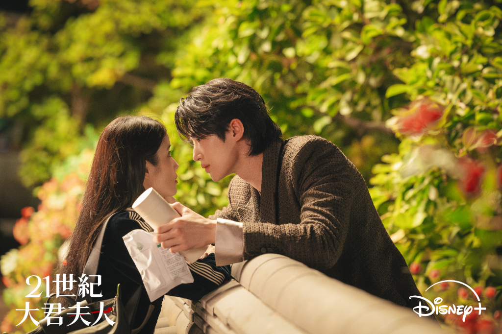 邊佑錫眼神太誘惑？IU認和角色「8成像」主動出擊求婚　曝他私下真面目