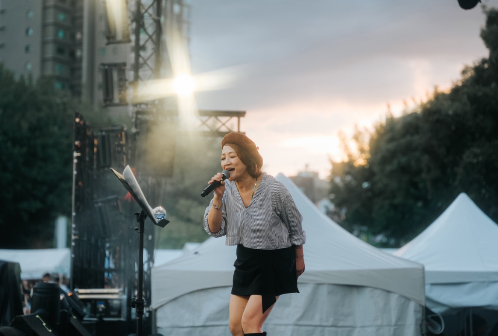 《真珠美人魚》、《花樣明星KIRARIN》原唱是她　「天后御用合音」梁世韻開唱掀回憶殺