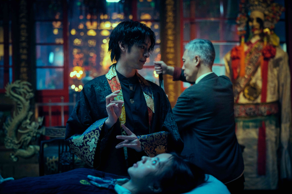 《祭弒》基隆護國城隍廟拍驅魔戲！曹佑寧喊有「在家感」、美食超多