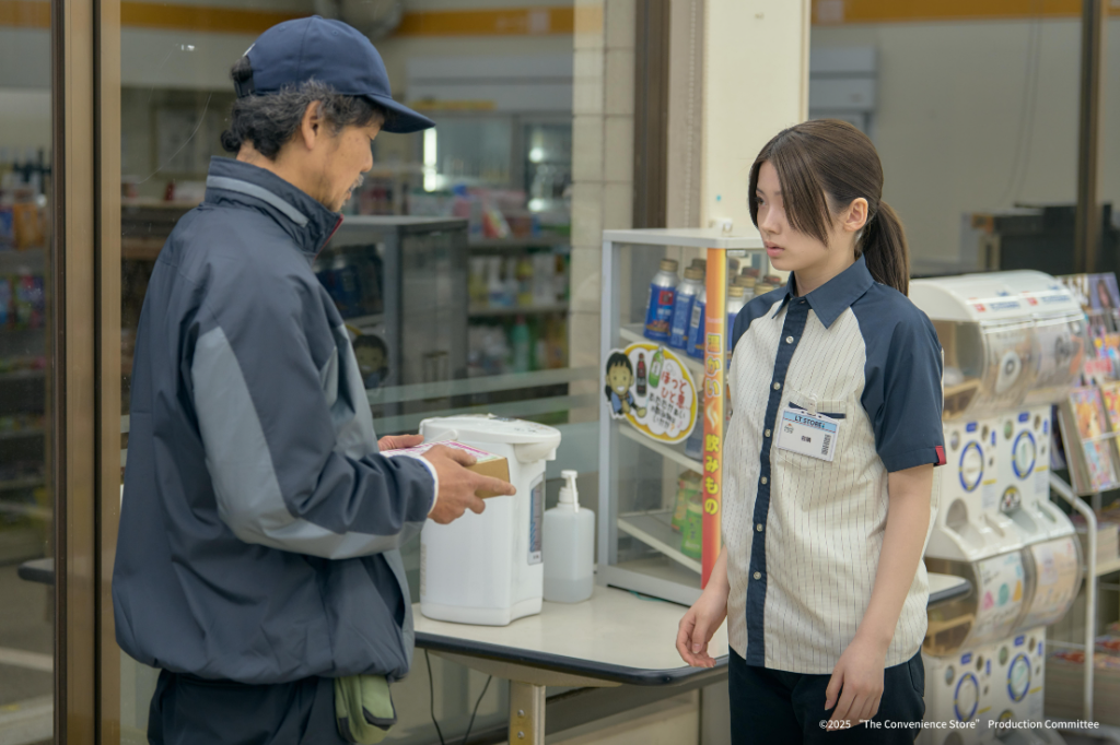 便利商店成靈異禁地!?店員慘遭「謎樣包裹」詛咒