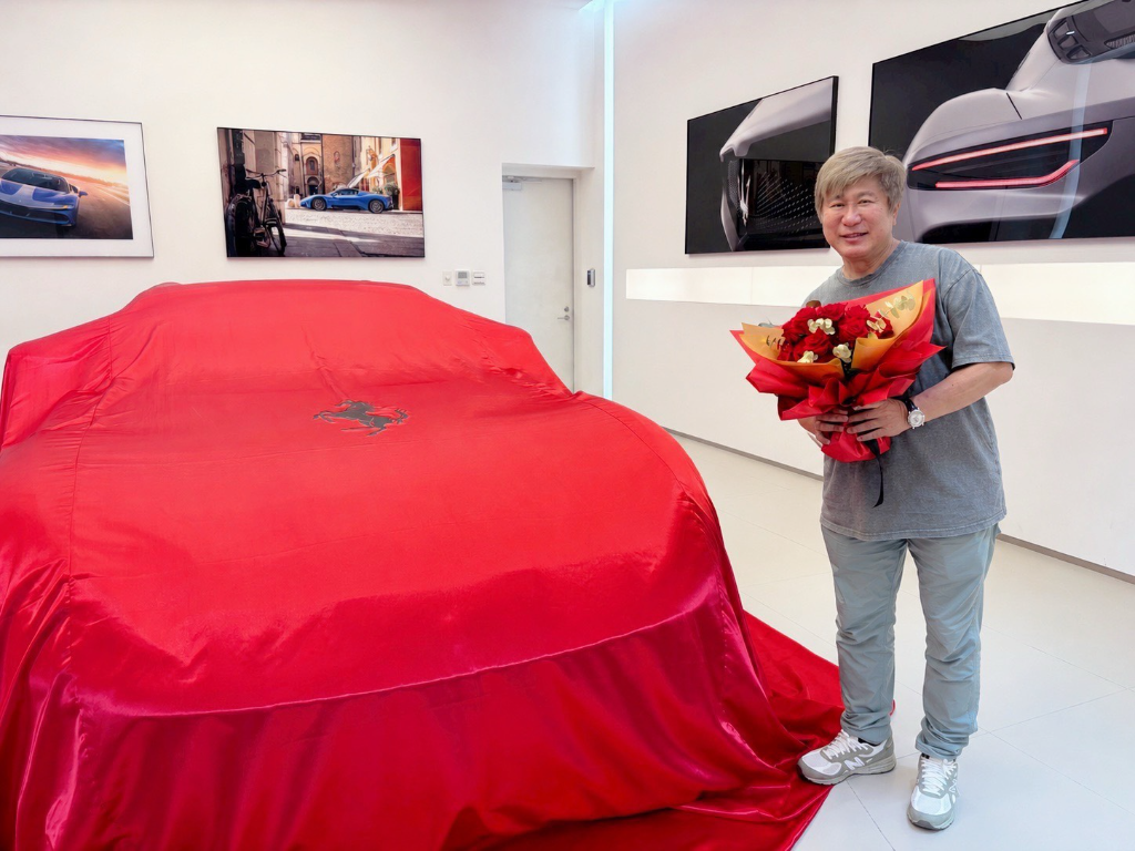 胡瓜67歲圓夢人生首台法拉利！一度以為是古董車　樂喊：終於擁有一匹馬了