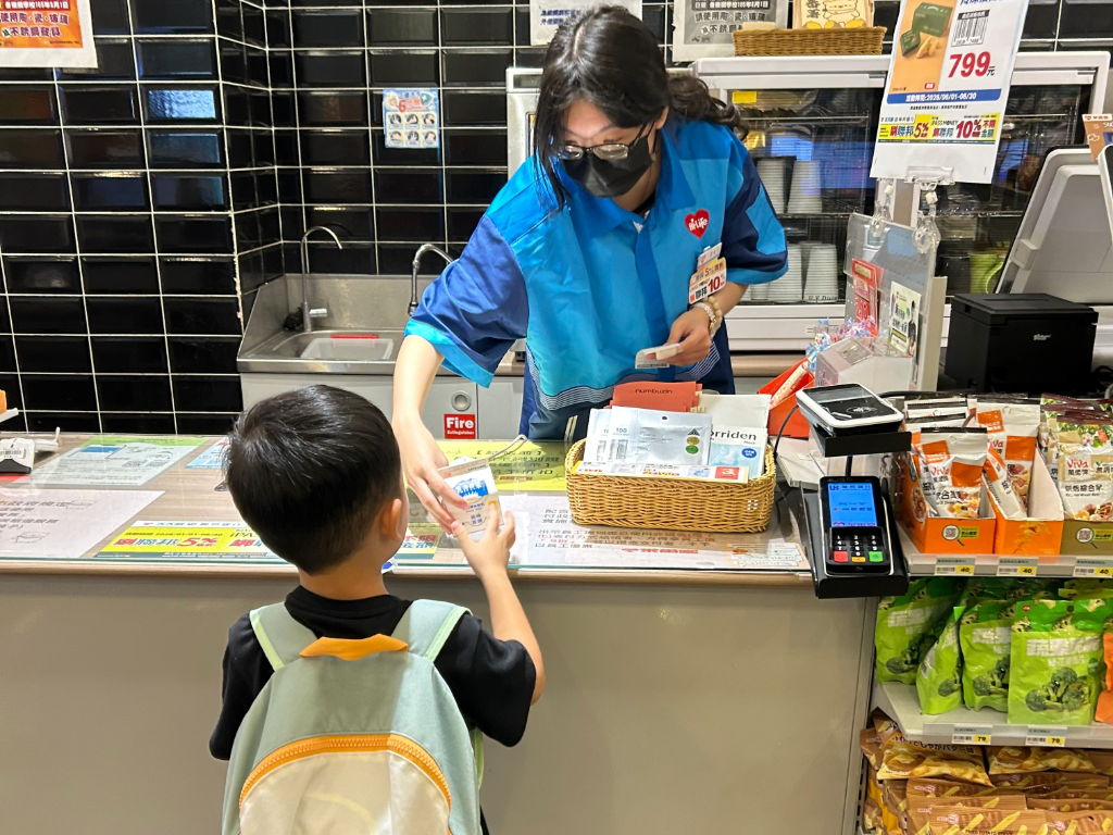 台北市「鮮奶週報」暑假不放假！國小畢業生暑假也能領鮮奶　升國中繼續喝得到