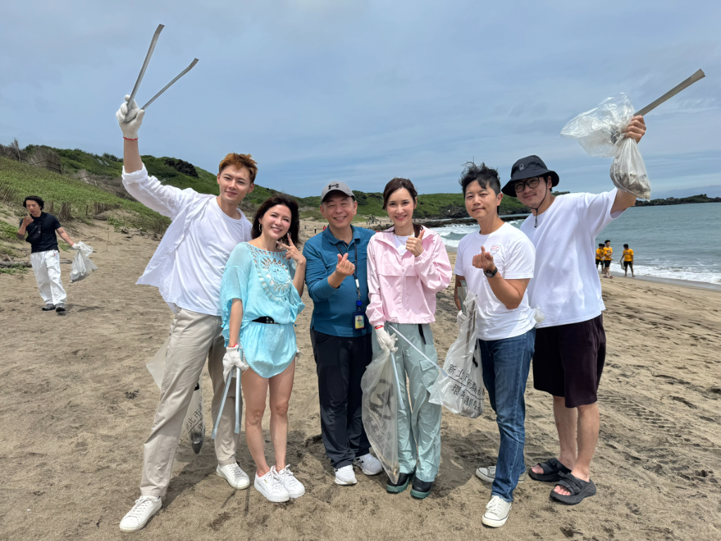徐千京號召《豆腐媽媽》男神群出動！尹昭德神秘喬裝現身　白沙灣淨灘掀追星潮
