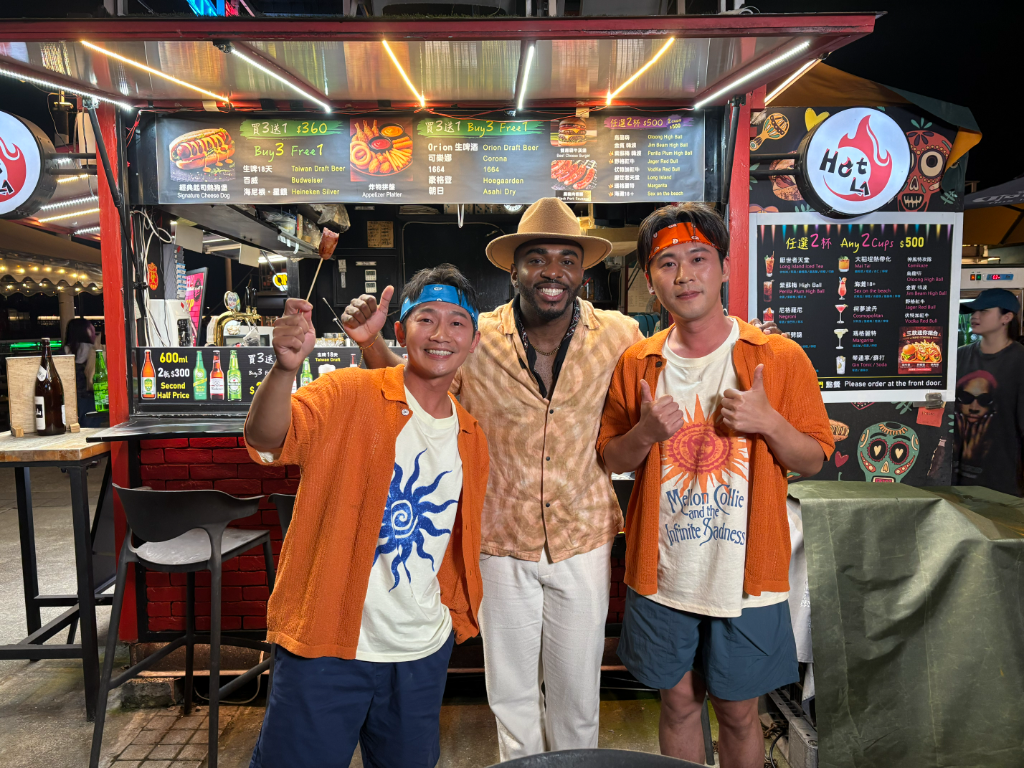 加勒比海島國男星來台12年鬧笑話！點雞肉炒飯狂學雞叫　驚呼：「一個花豆兩個世界」