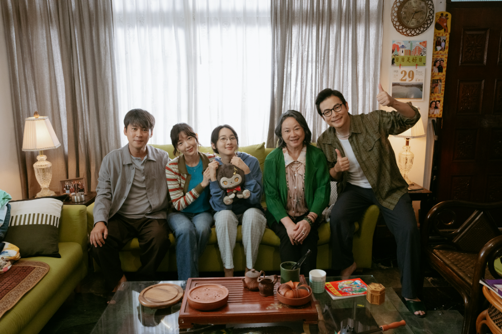 《想見你》團隊再推新作！郭雪芙升格當媽學國標舞　李沐演女兒笑喊「多了可愛家人」
