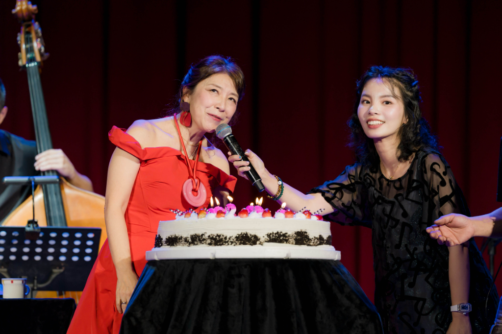 歌迷搭高鐵跨縣市追星！小野麗莎超感動　許願：2027再唱台中