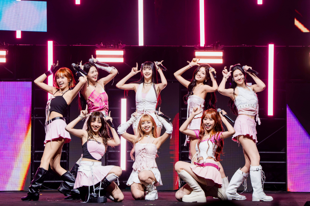 ARKis女團舞攻佔Threads！PINK FUN 八人完全體回歸掀回憶殺　「危城限定男團」登場