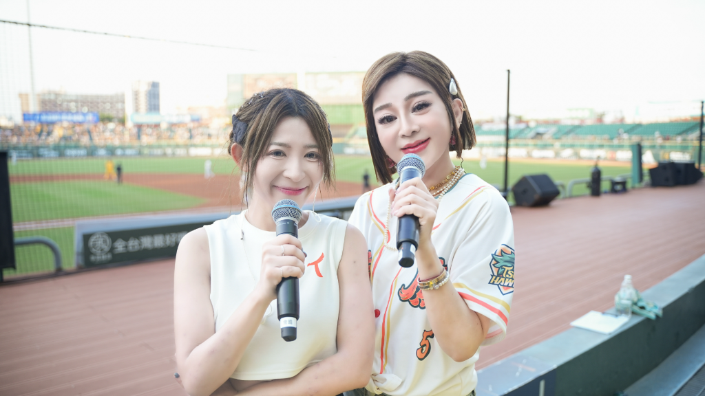 王彩樺、Wing Stars會晴夢幻合體跳〈保庇〉！「小王彩樺」獲前輩暖抱　感動到一度哽咽