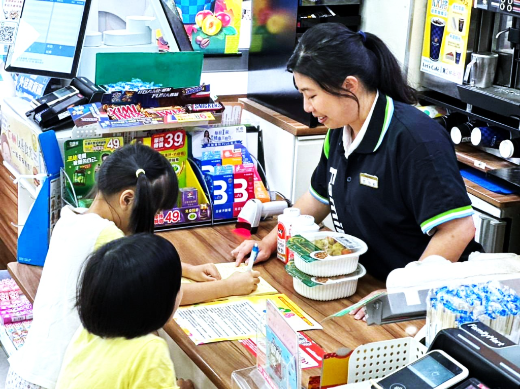 新北2千多家超商成「幸福保衛站」　學童遇危險可進店暫避