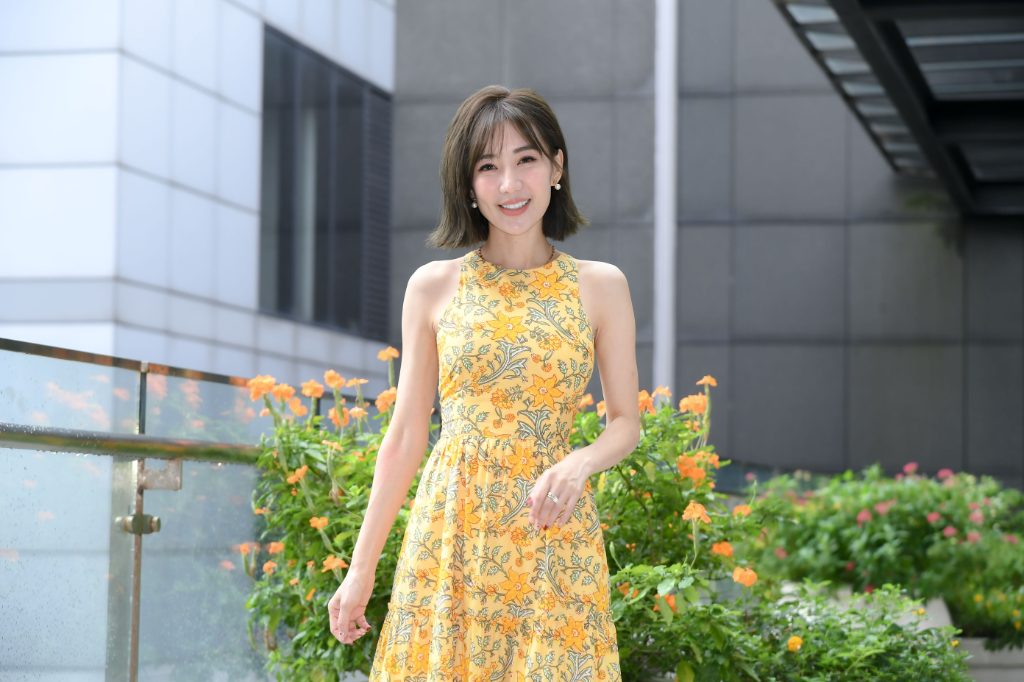 44歲羅巧倫拜月老脫單！印尼巧遇10年前髮型師　3聖筊認證「正緣」樂當後媽