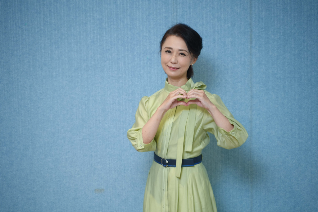 窒息一分鐘！黃婕菲《回音》復刻黑白舊照　挑戰地獄難度「不呼吸、連思緒都要停止」