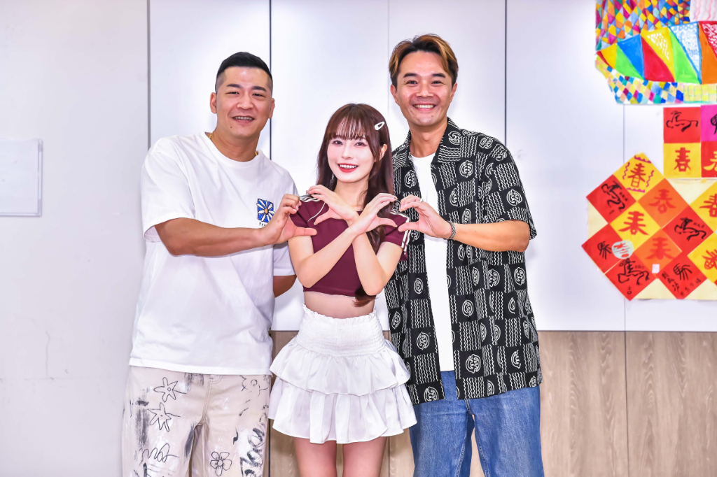 佩霓加入職棒啦啦隊只為爺奶圓夢！24歲立志買「電梯房」　憶爺爺每天送水果到校
