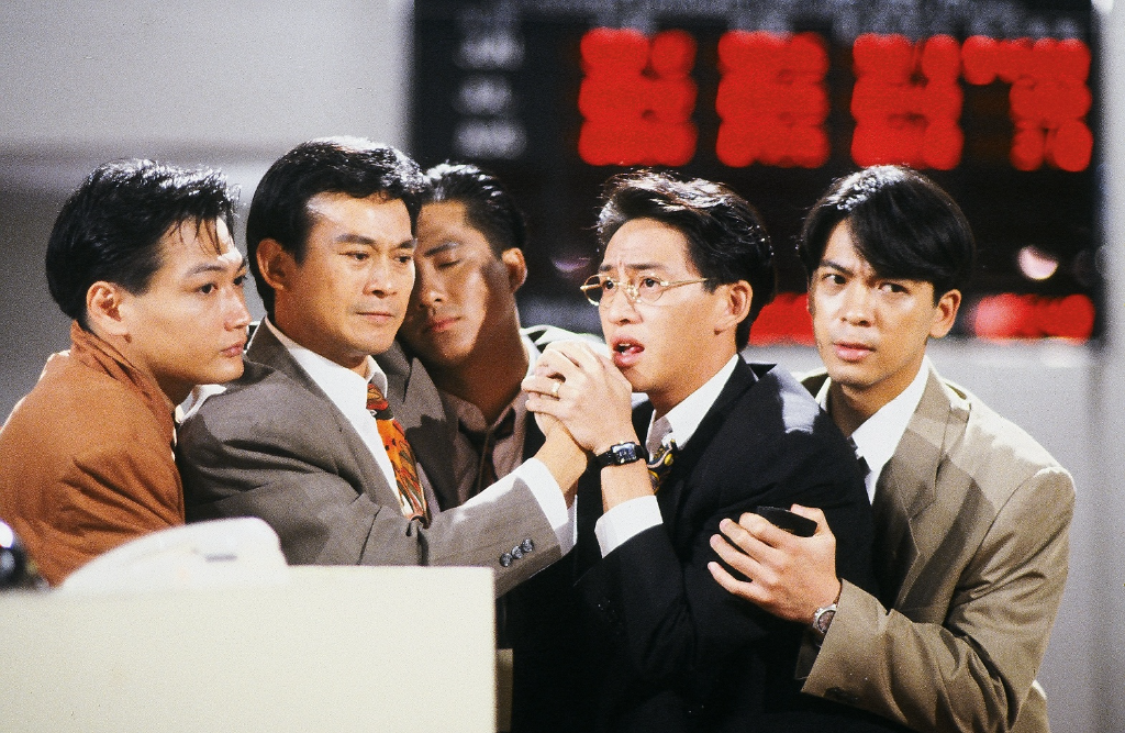 《大時代》「丁蟹效應」再起？鄭少秋反轉股市魔咒　笑喊：「現在我出來股票都會升」