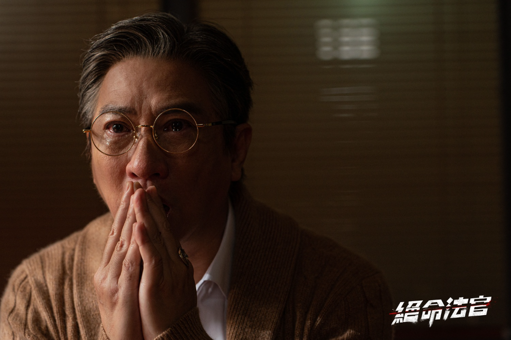 張家輝暌違20年回歸小螢幕！法庭戲連拍7天喊「快死了」　胡杏兒偷師眼神殺