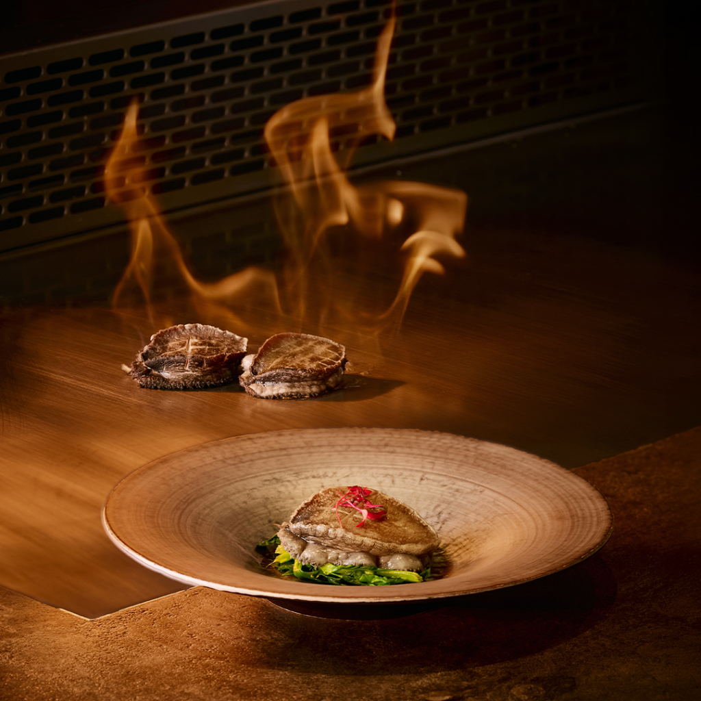 日式料理秋季限定！阪前鐵板燒「酒焰鮑魚、炭烤龍蝦」全新菜單　藝奇加碼送炸軟殼蟹