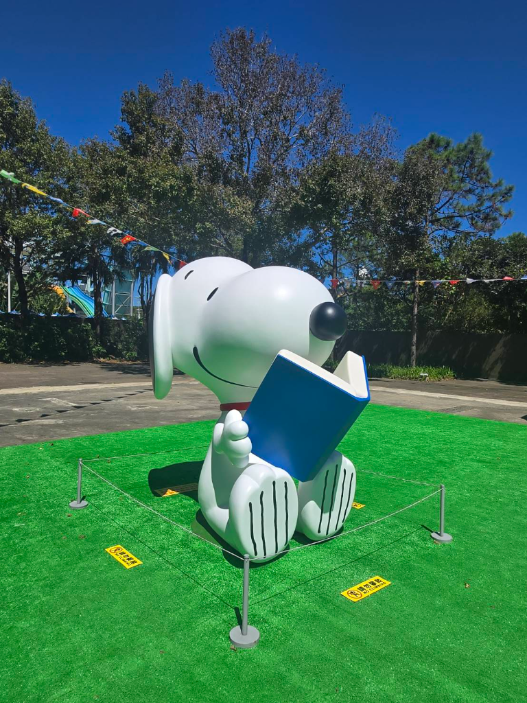 六福村SNOOPY萬聖祭！十大打卡攻略曝光　250公分巨型扭蛋機、2米高閱讀姿態超萌