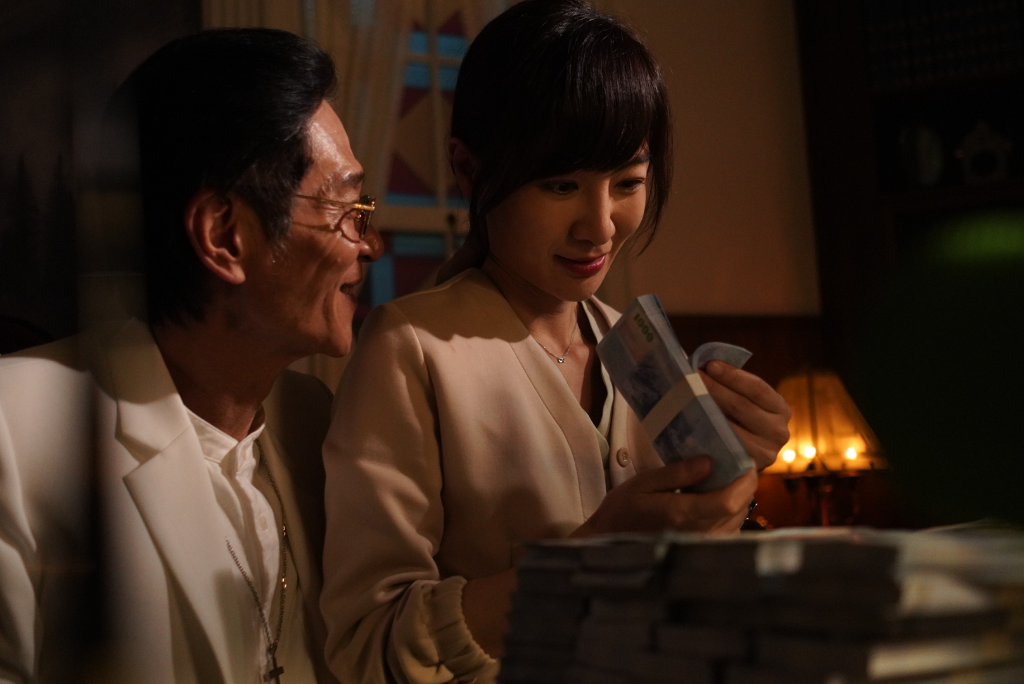 喜翔獻大銀幕初吻首演情慾戲　陽靚裸背上陣「5天不吃固體、背部狂去角質」