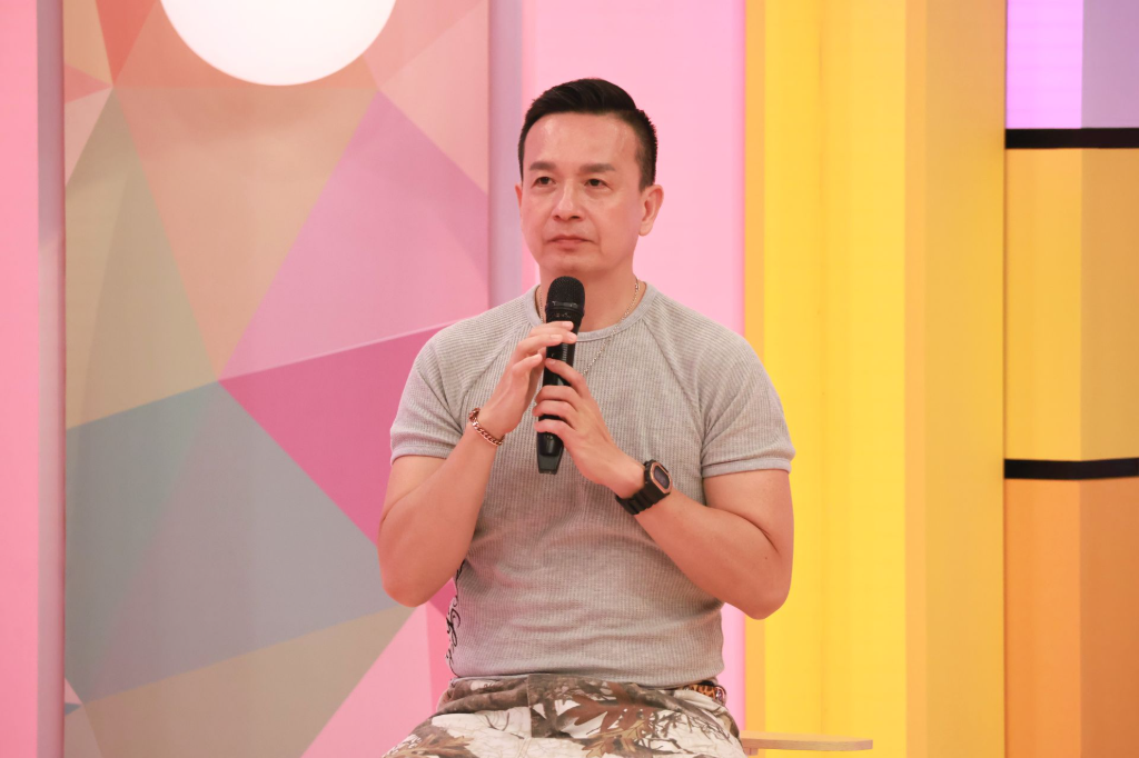 小鐘見家長遭女方爸爸狂洗臉！被嫌「收入少又不穩定」　自尊心受創：很像入贅