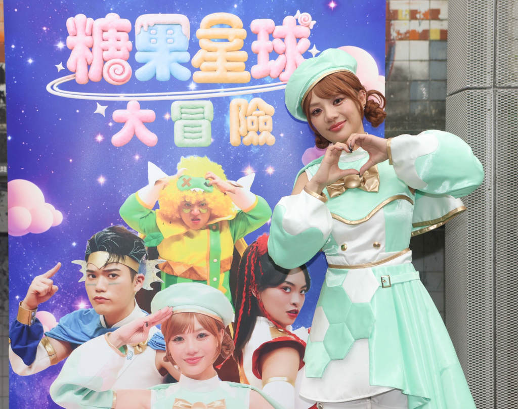 木木成功採訪男神柯震東「笑著入眠」！主持《OMO調查局》滿1年　曝夏和熙、阿本暖心照顧
