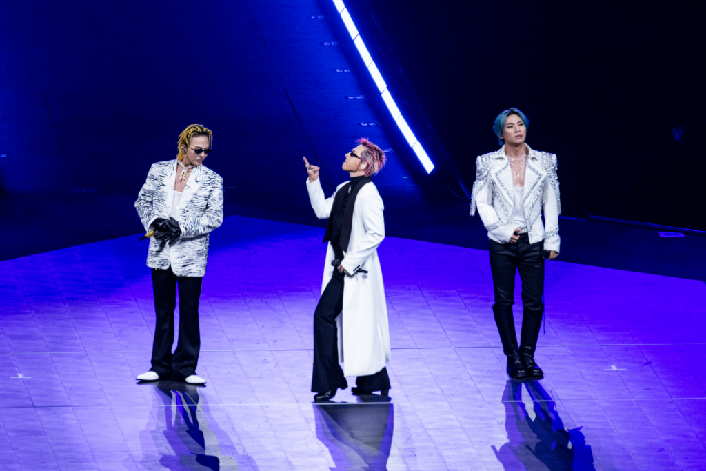 BIGBANG首攻大巨蛋！GD高喊「我是龍哥，BIGBANG回來了」　太陽嗑鳳梨酥撩粉：像你們又溫暖又甜