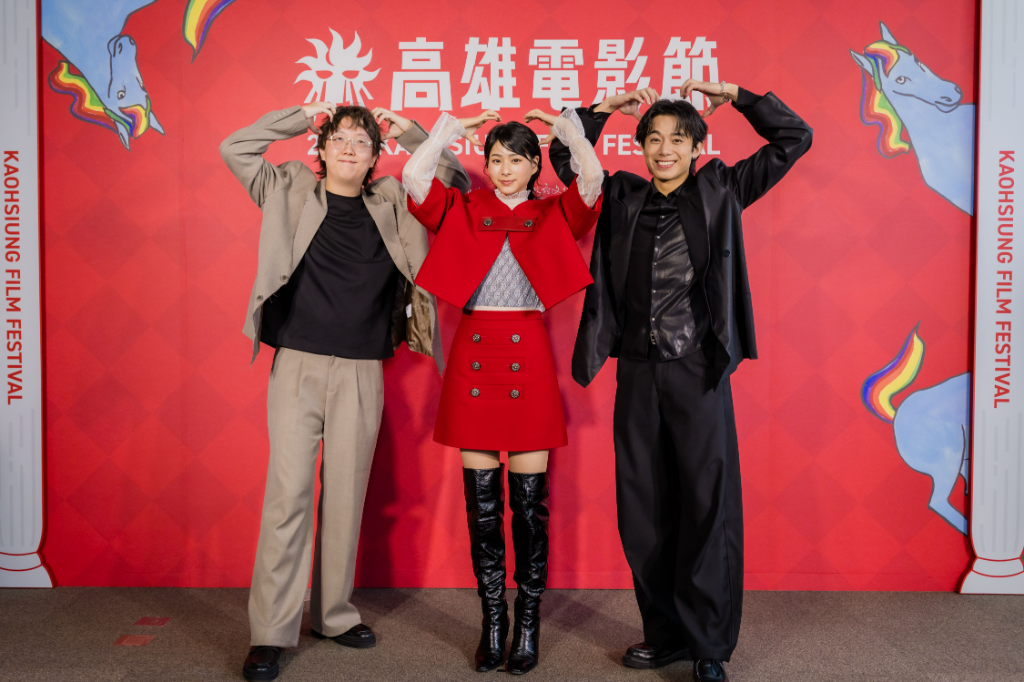 林辰唏探班遭兒子「公私分明」！喊寶貝被提醒正在工作　媽媽只好退開
