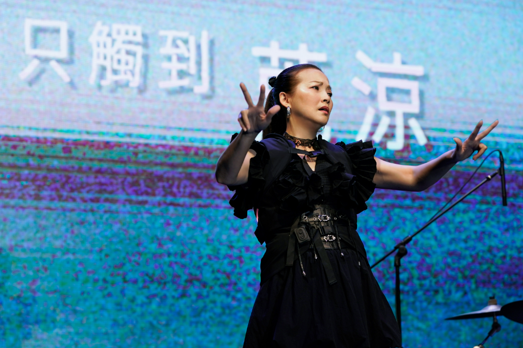 聽不見聲音！王曉書擁超強節奏感　Tizzy Bac驚讚「可以來當鼓手了」