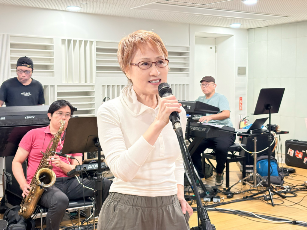 尤雅睽違15年高雄開唱！冒颱風天到高流場勘　讚嘆港都蛻變國際大都市