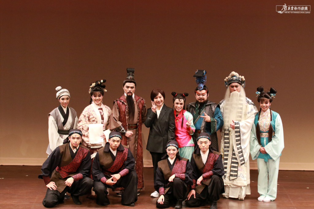 唐美雲歌仔戲團《哪吒傳》東京演出爆滿！冒雨登台「扮仙」感動日本民眾　掀台灣傳統戲曲熱潮